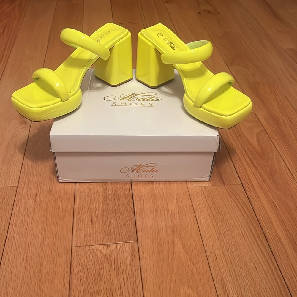 Neon yellow Mata Shoes - Picture 3 of 7